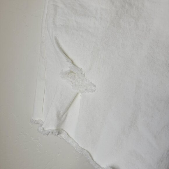 Universal Thread White Highest Rise Shorts - Picture 2 of 8